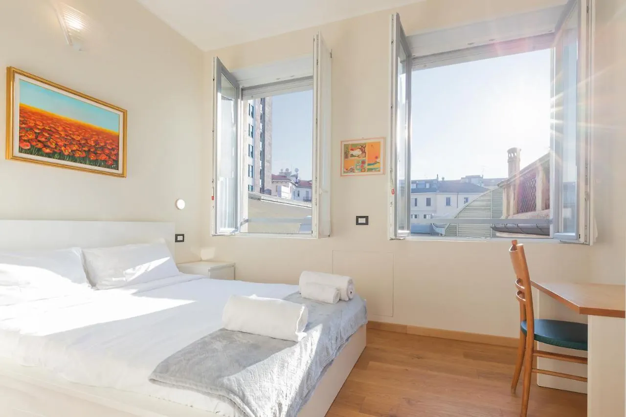 Milan Retreats Cadorna Duomo Apartment Italy